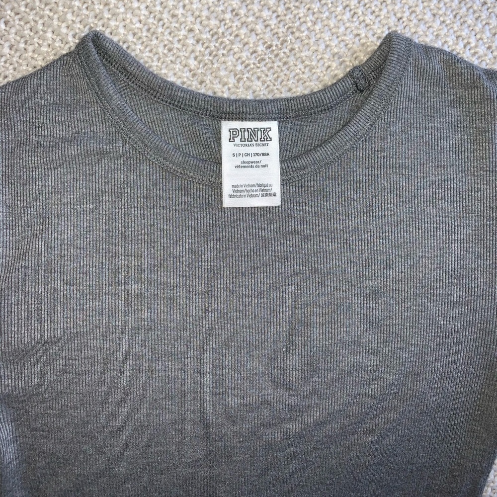 EUC Victoria’s Secret PINK ribbed tee - Picture 3 of 3